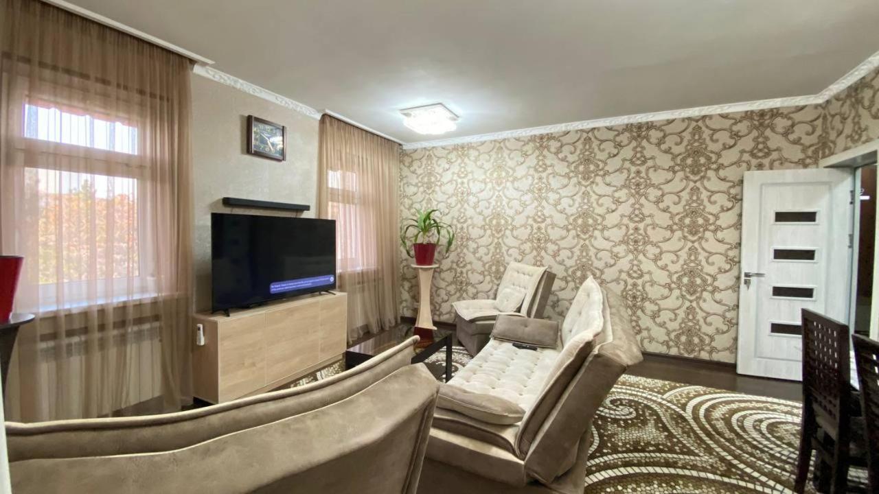 Hi-Tech Apartment In City Center ทาชเคนต์ ภายนอก รูปภาพ