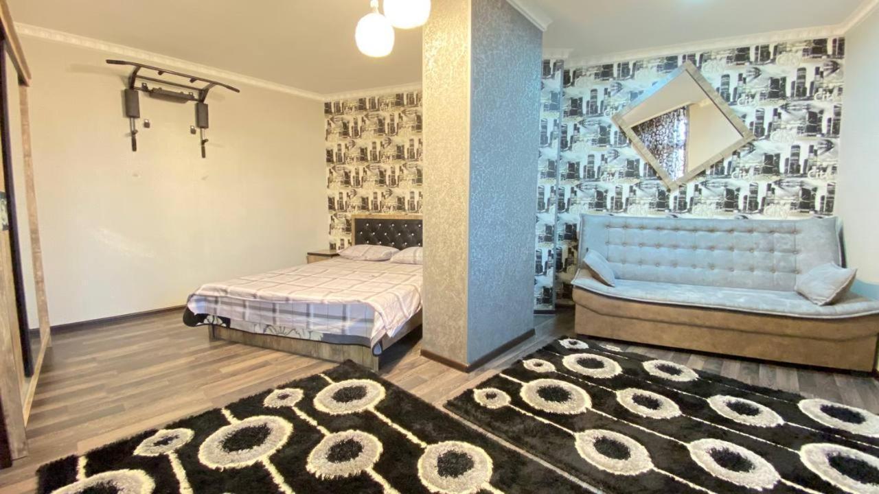 Hi-Tech Apartment In City Center ทาชเคนต์ ภายนอก รูปภาพ