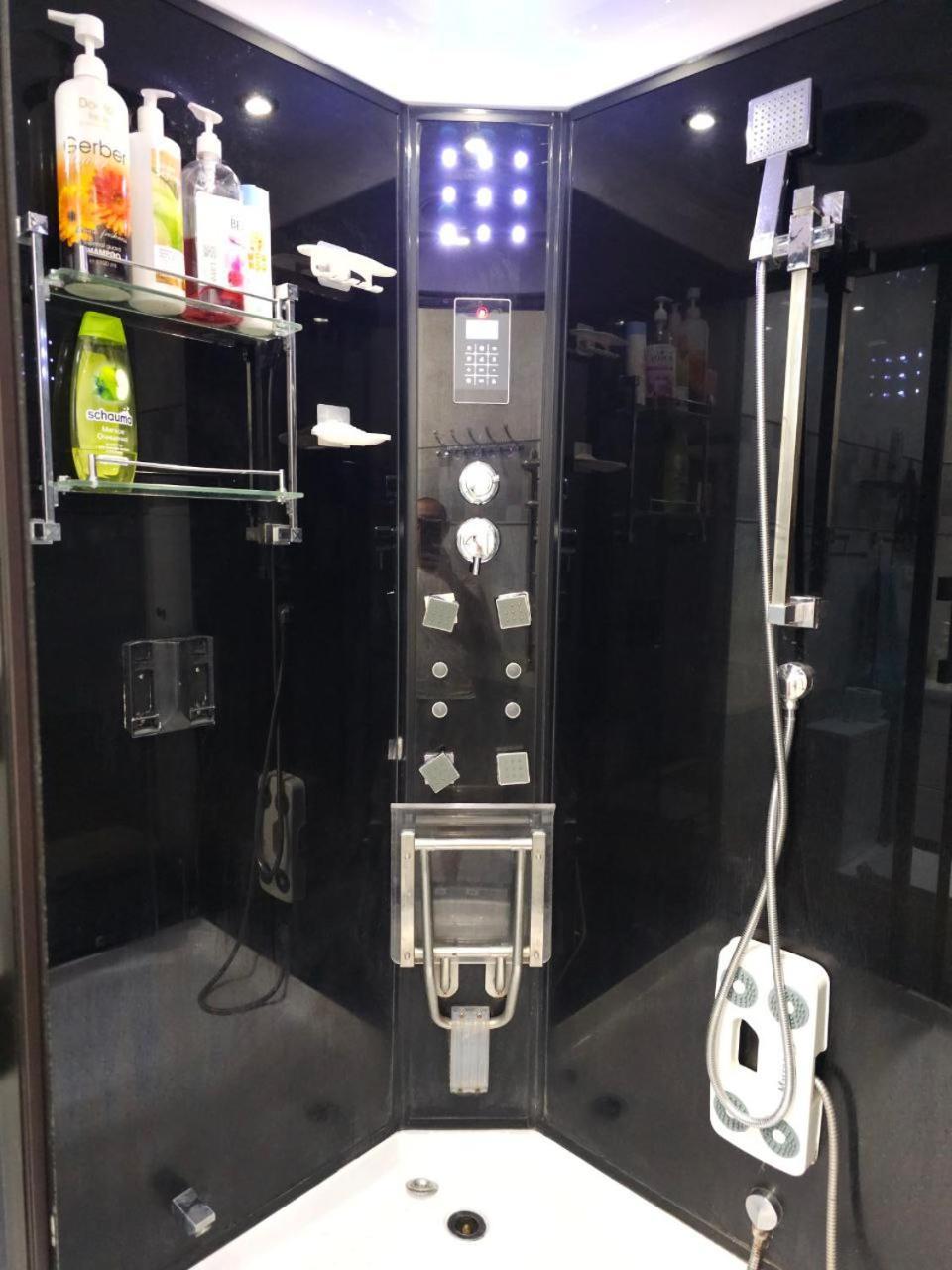 Hi-Tech Apartment In City Center ทาชเคนต์ ภายนอก รูปภาพ