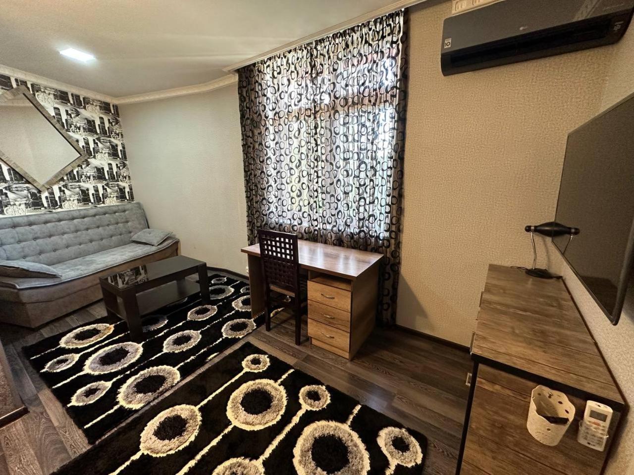 Hi-Tech Apartment In City Center ทาชเคนต์ ภายนอก รูปภาพ
