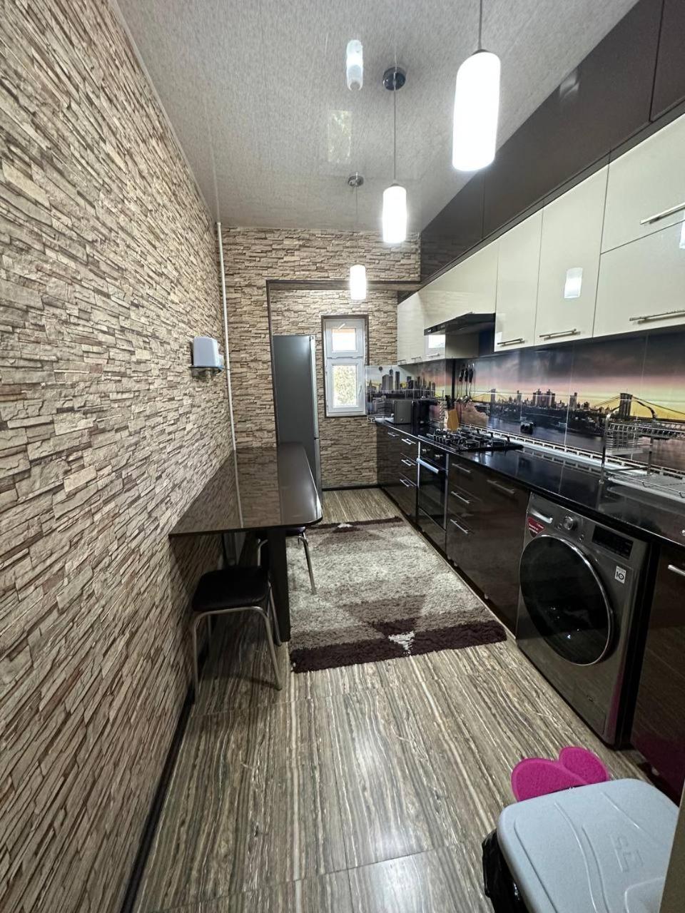 Hi-Tech Apartment In City Center ทาชเคนต์ ภายนอก รูปภาพ